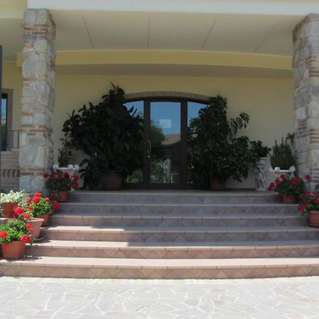 Locanda Del Parco Hotel Colledara Экстерьер фото